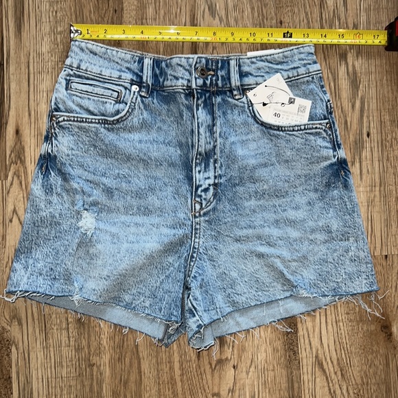 NEW! HP 🥳🥳🥳Zara Seamless Denim Shorts - Picture 10 of 13